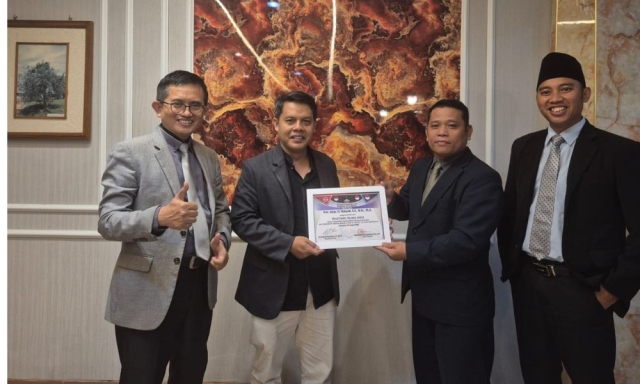 lognews.co.id foto 29 prof anin