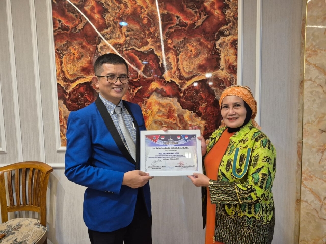 prof hertien ali